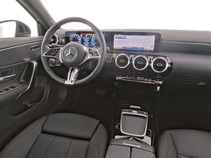 Mercedes-Benz A 200 2024