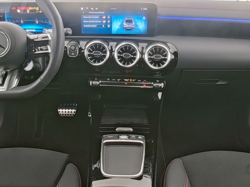 Mercedes-Benz CLA 35 AMG 2025