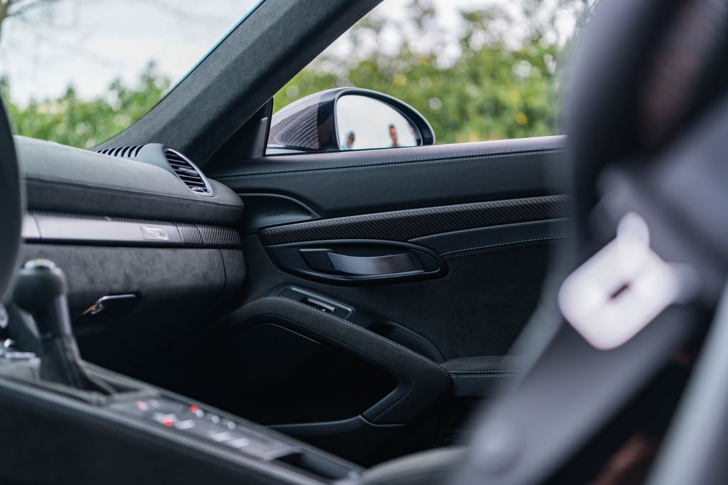 Porsche Cayman 2023