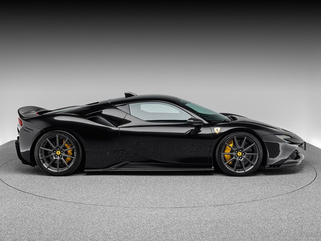 Ferrari SF90 2022