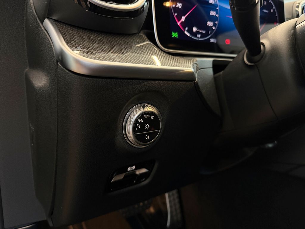 Mercedes-Benz C 300 2025