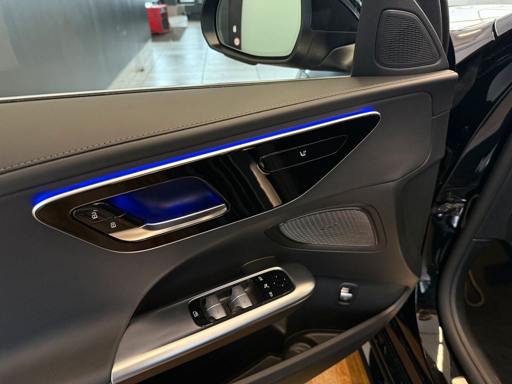 Mercedes-Benz C 300 2025