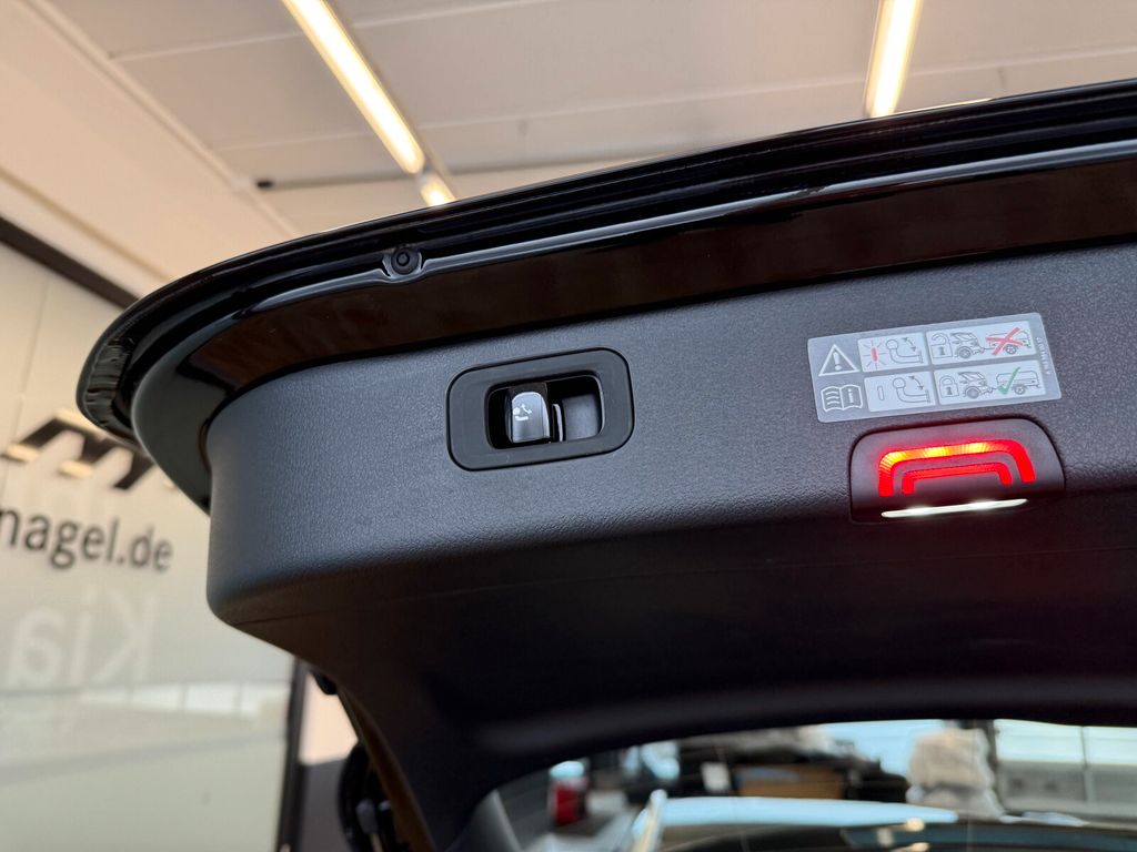 Mercedes-Benz C 300 2025