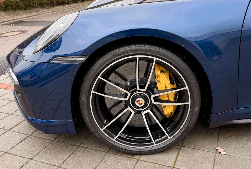 Porsche 992 2023