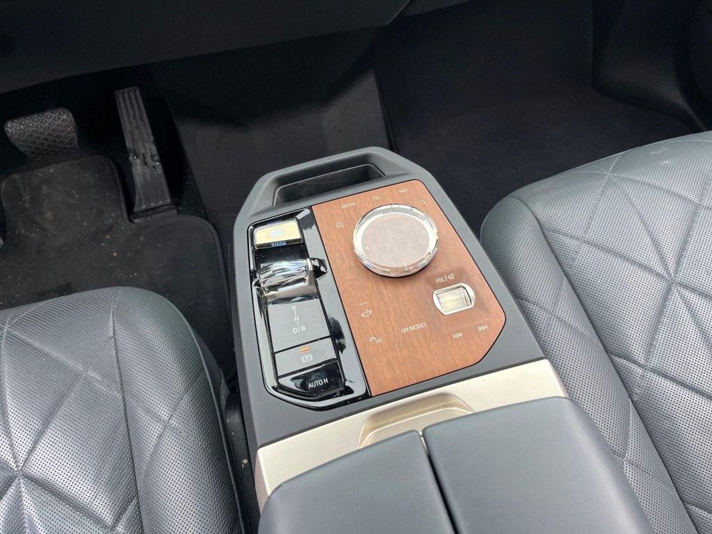 BMW iX 2023