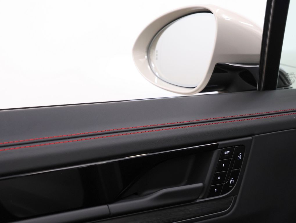 Porsche Cayenne 2024