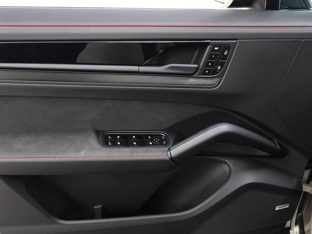 Porsche Cayenne 2024