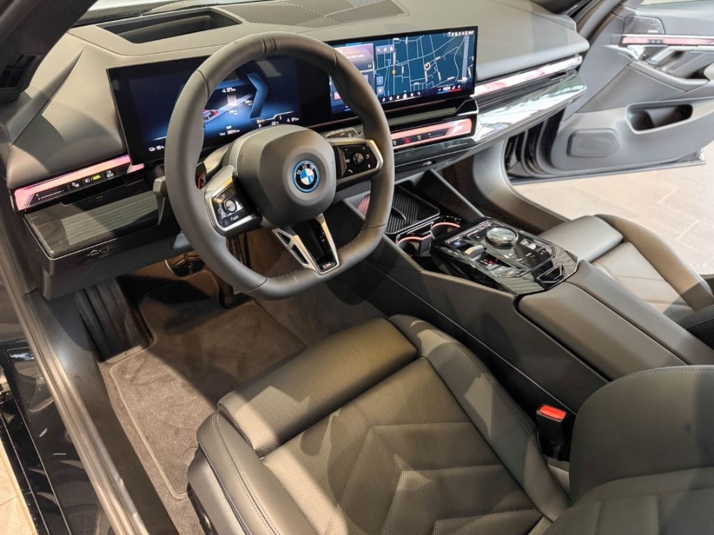 BMW i5
