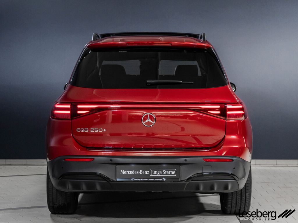 Mercedes-Benz EQB 2025