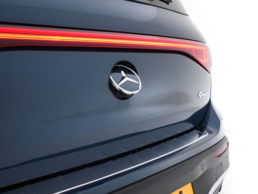 Mercedes-Benz EQB 2022