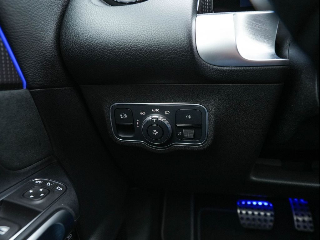 Mercedes-Benz EQB 2022