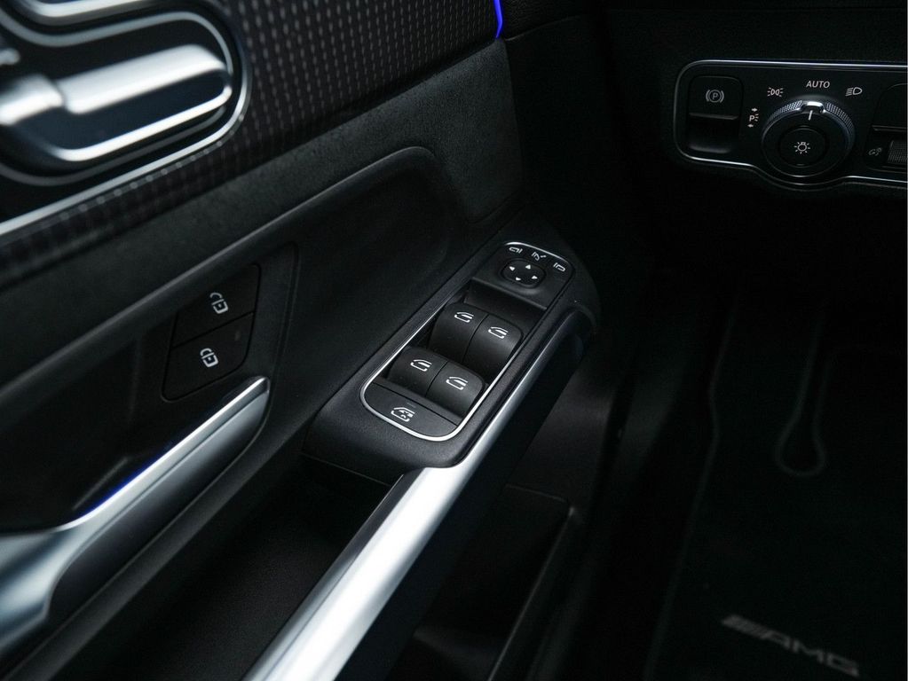 Mercedes-Benz EQB 2022