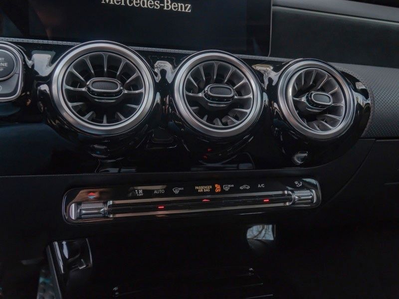 Mercedes-Benz A 220 2024