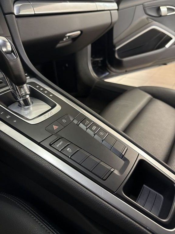 Porsche Cayman 2020