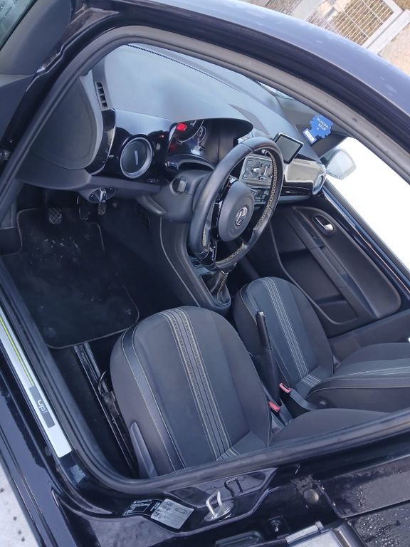 Volkswagen up! 2016