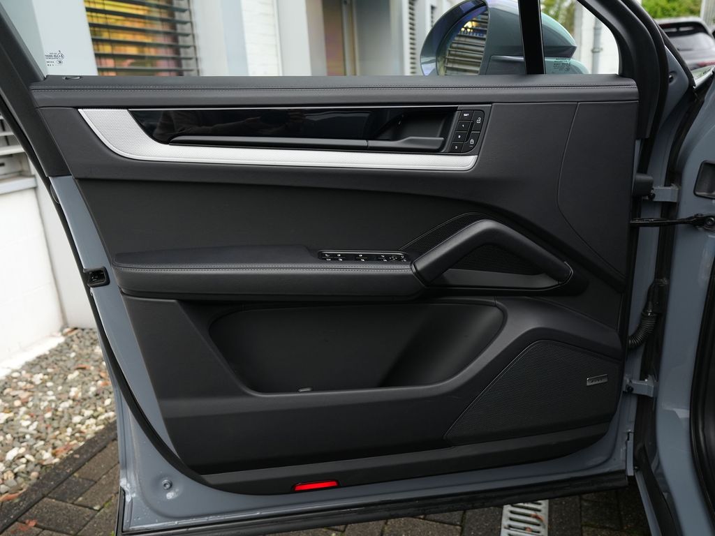 Porsche Cayenne 2024