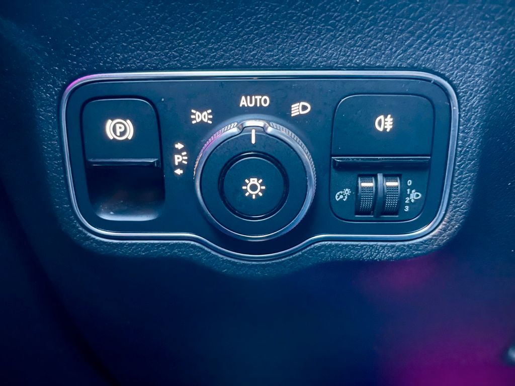 Mercedes-Benz GLB 200 2022