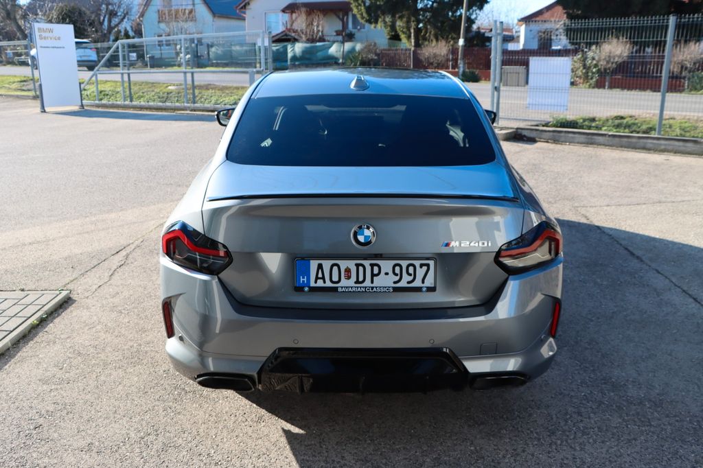 BMW M240i 2025