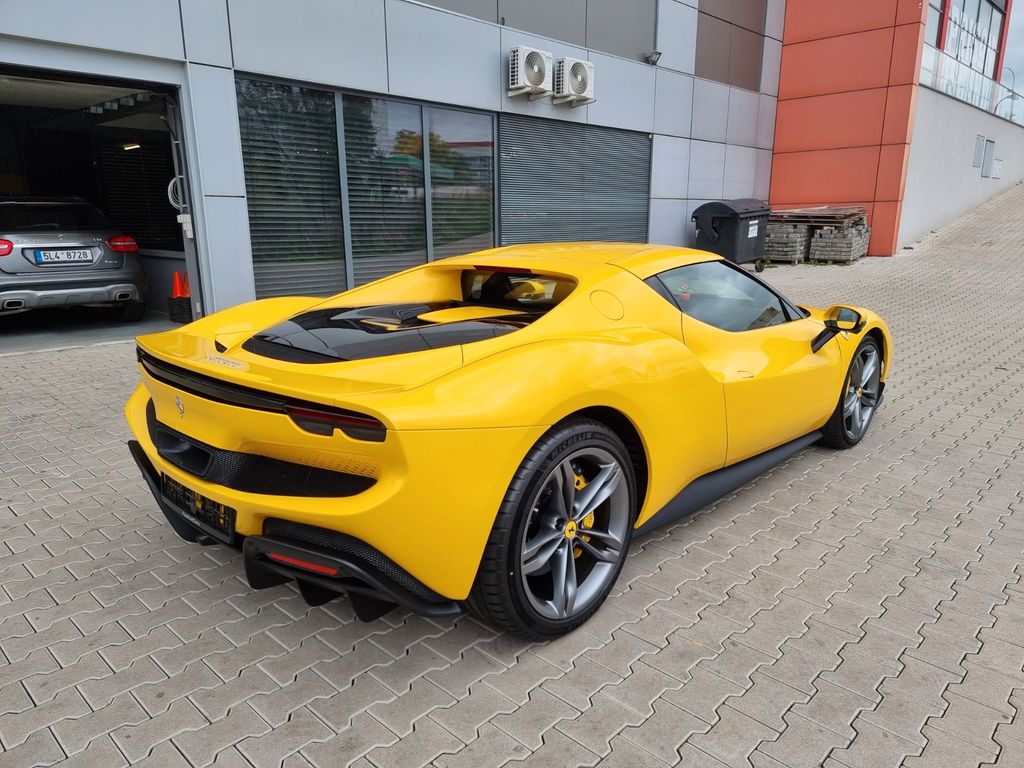 Ferrari 296 GTB 2024