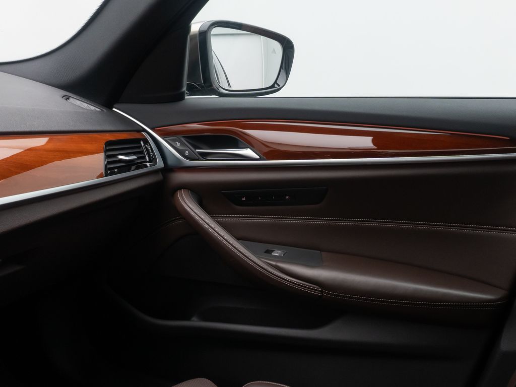 BMW M550 2019