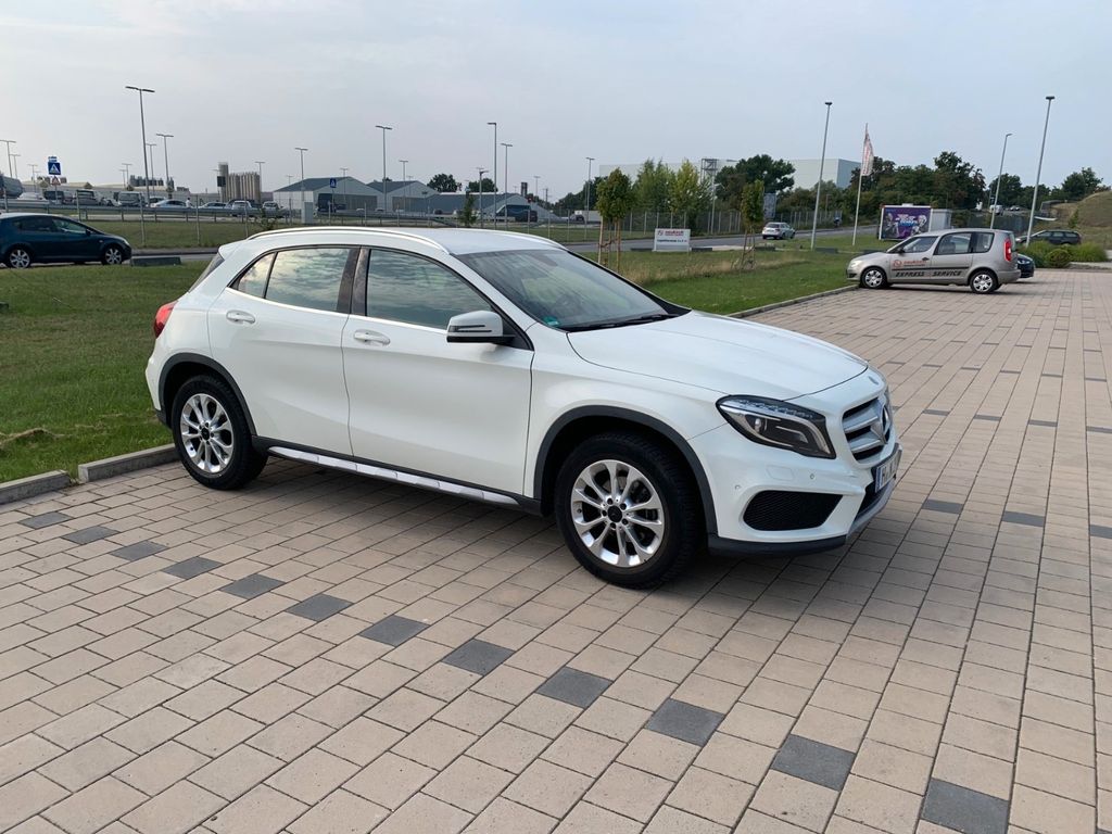 Mercedes-Benz 200 2015