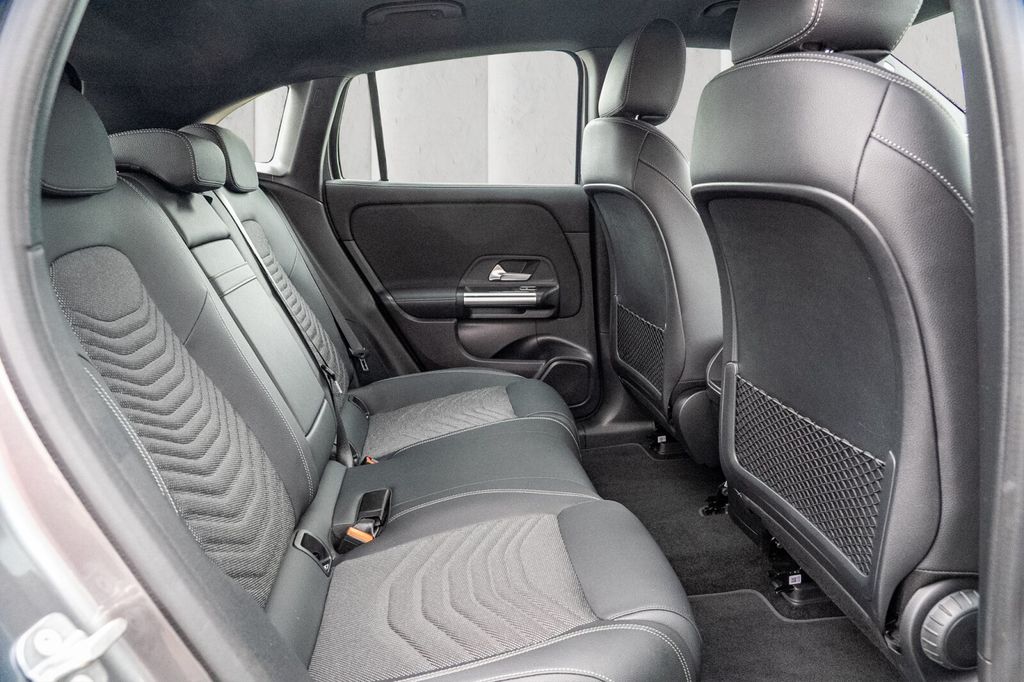 Mercedes-Benz EQA 2024