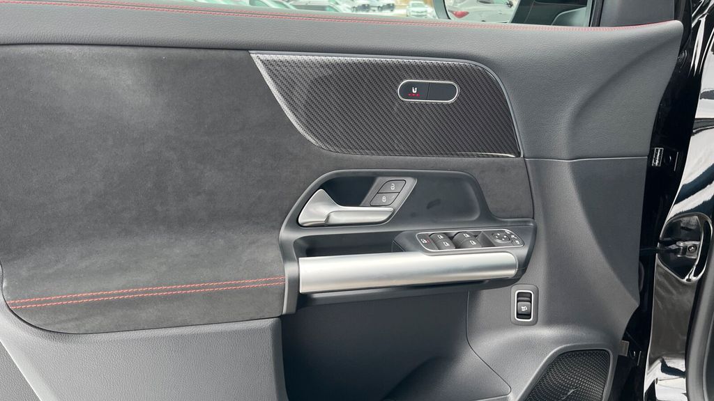 Mercedes-Benz GLA 220 2024