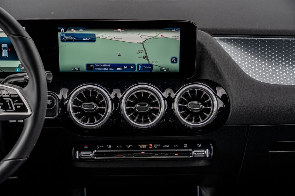 Mercedes-Benz EQA 2024