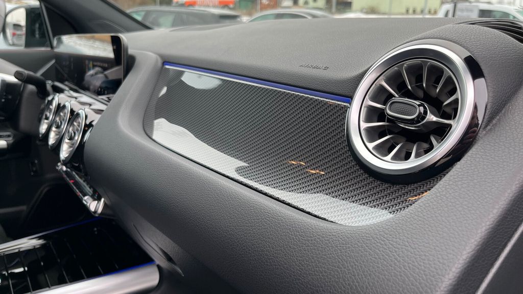 Mercedes-Benz GLA 220 2024