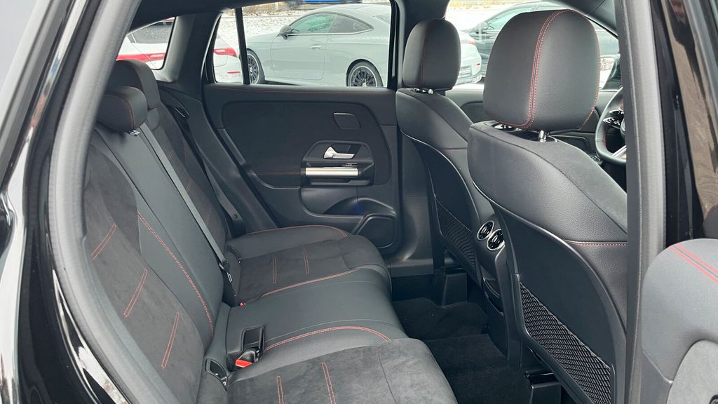 Mercedes-Benz GLA 220 2024