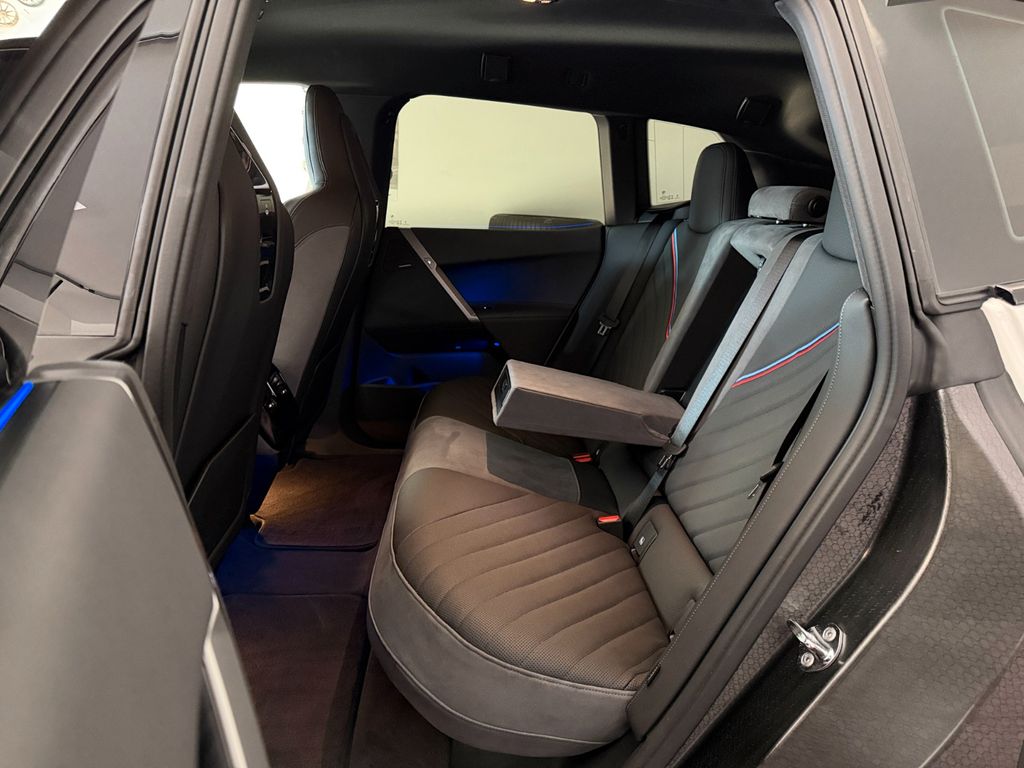 BMW iX 2025