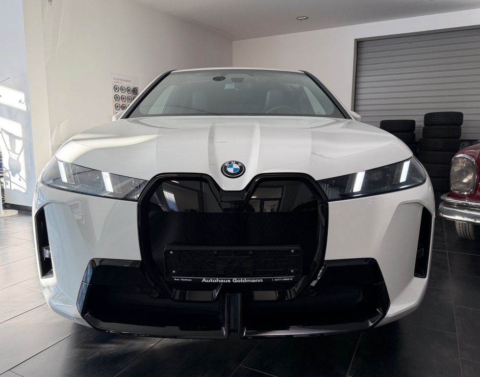 BMW iX 2025
