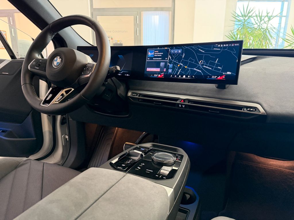BMW iX 2025
