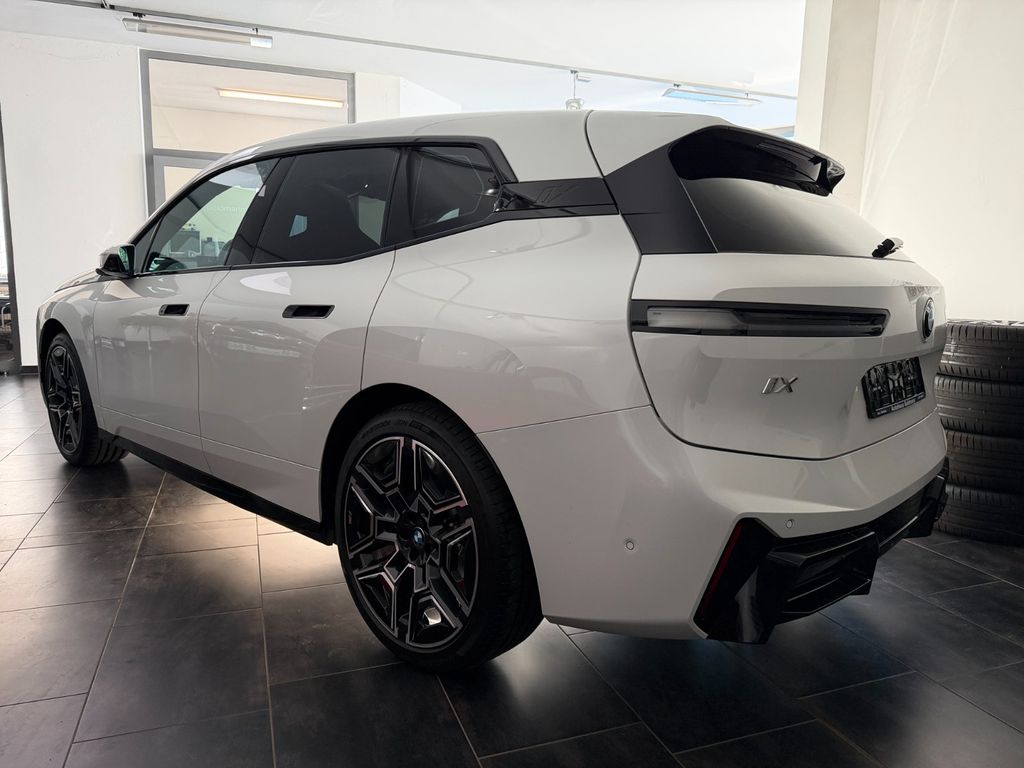 BMW iX 2025