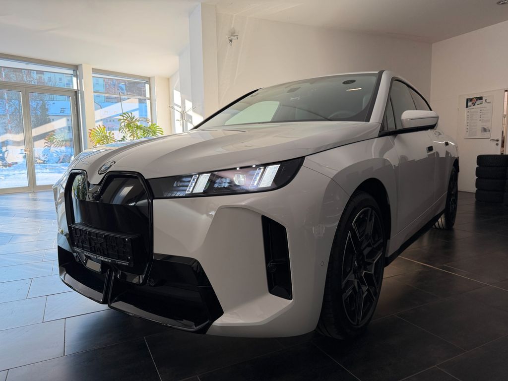 BMW iX 2025