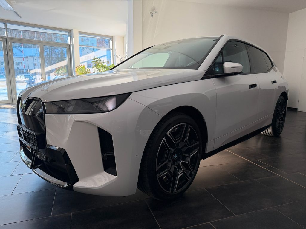 BMW iX 2025