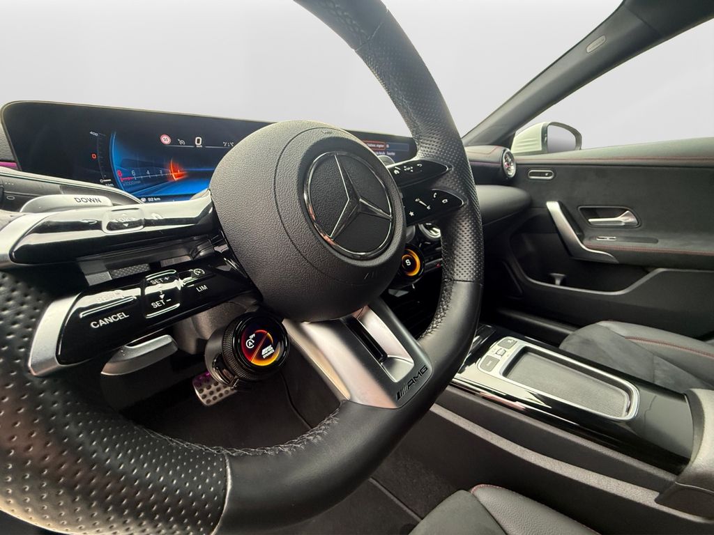 Mercedes-Benz CLA 35 AMG 2024