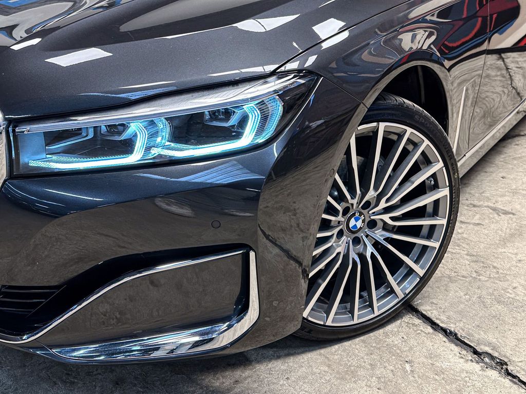 BMW 730 2021