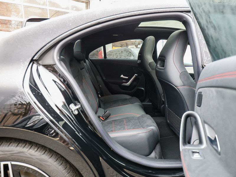 Mercedes-Benz CLA 200 2025