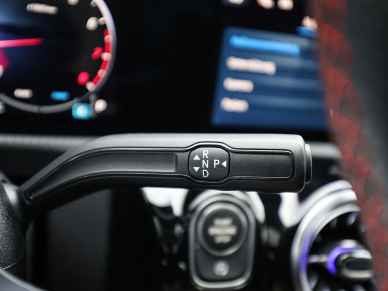 Mercedes-Benz CLA 200 2025