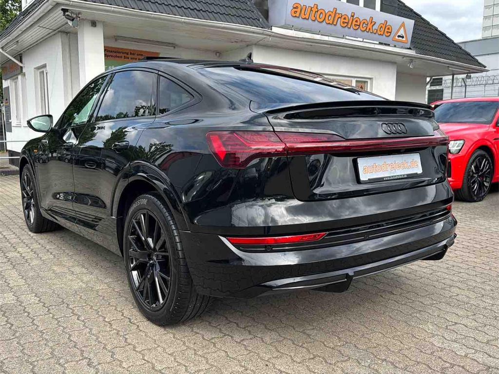 Audi e-tron 2022