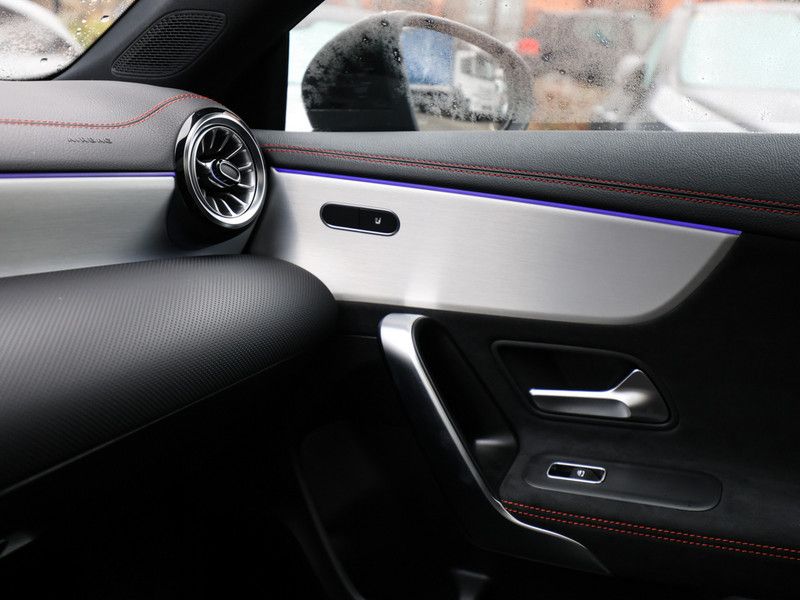 Mercedes-Benz CLA 200 2025