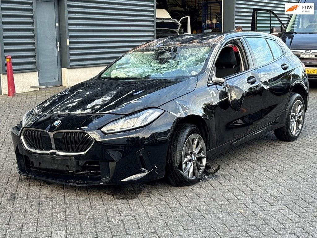BMW 123 2025