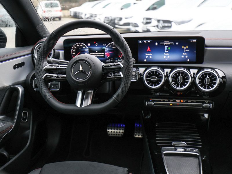 Mercedes-Benz CLA 200 2025