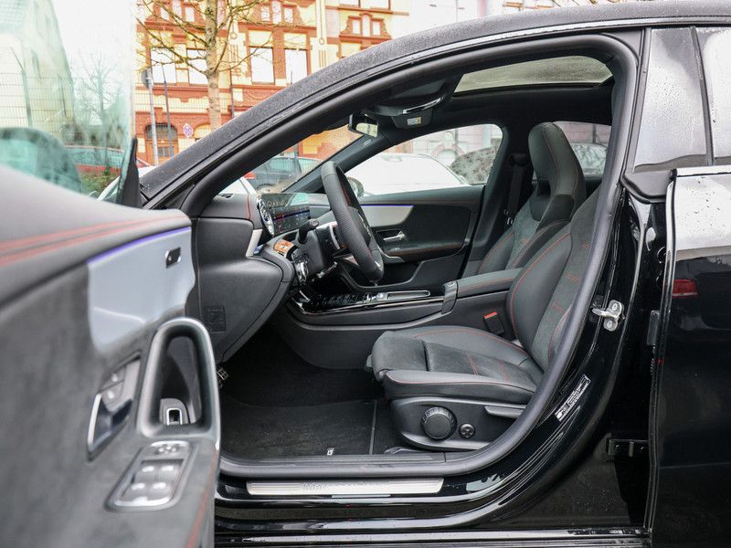 Mercedes-Benz CLA 200 2025