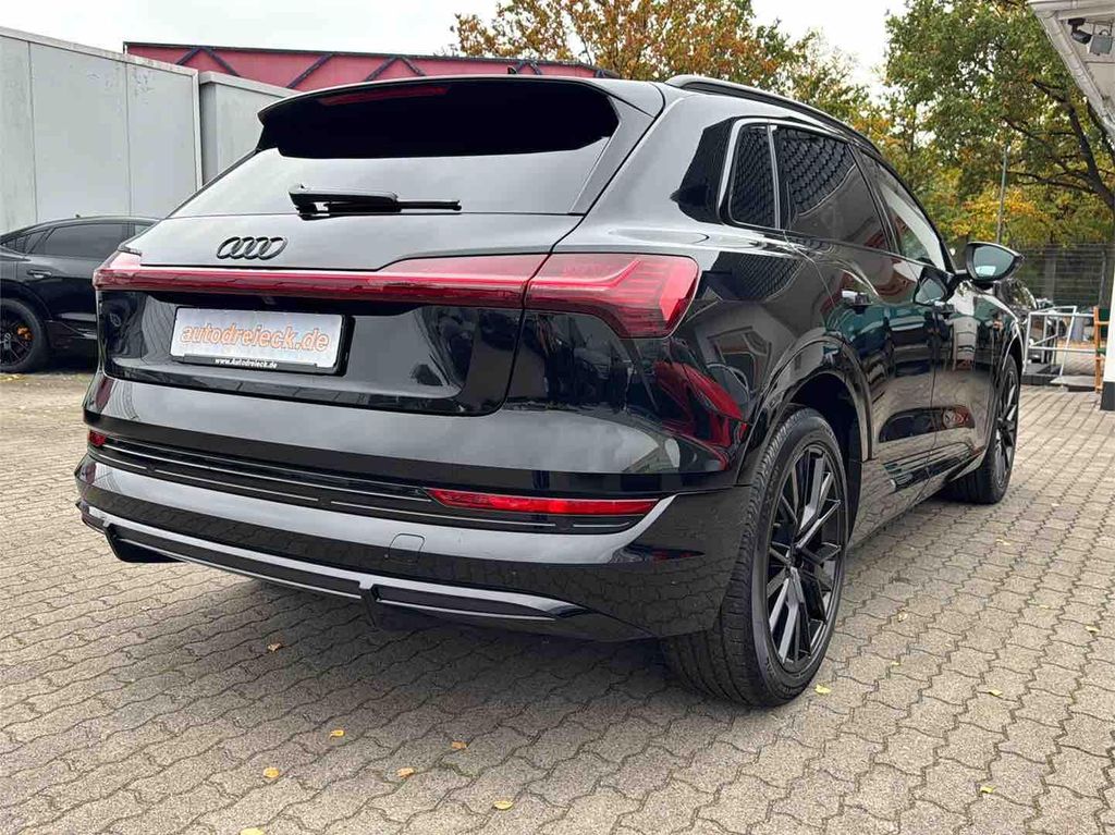 Audi e-tron 2022