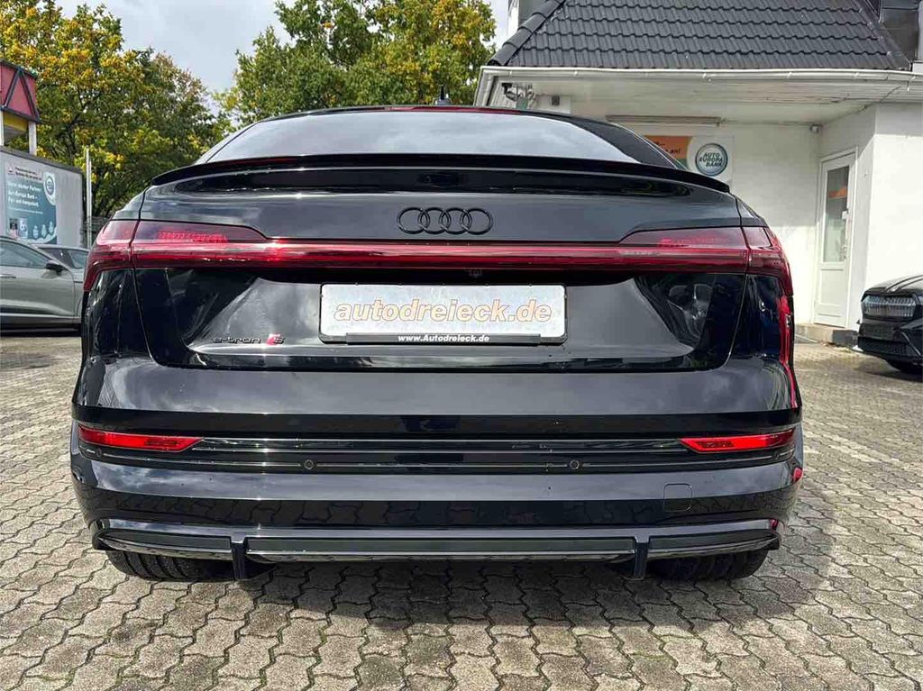 Audi e-tron 2022
