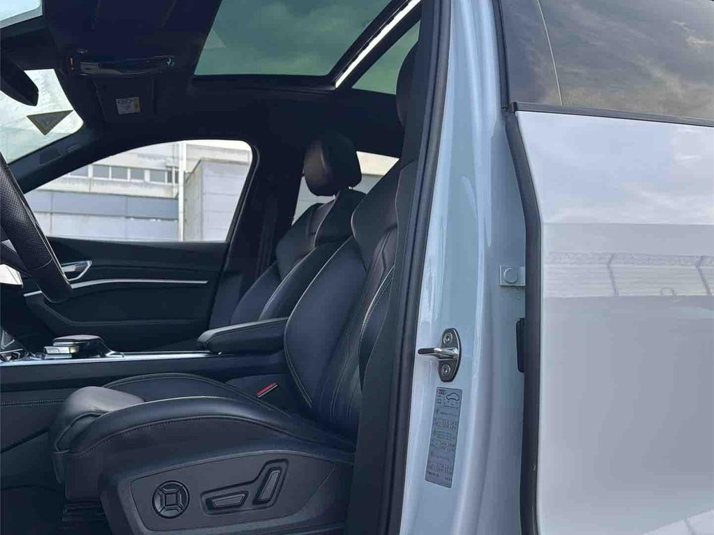 Audi e-tron 2022