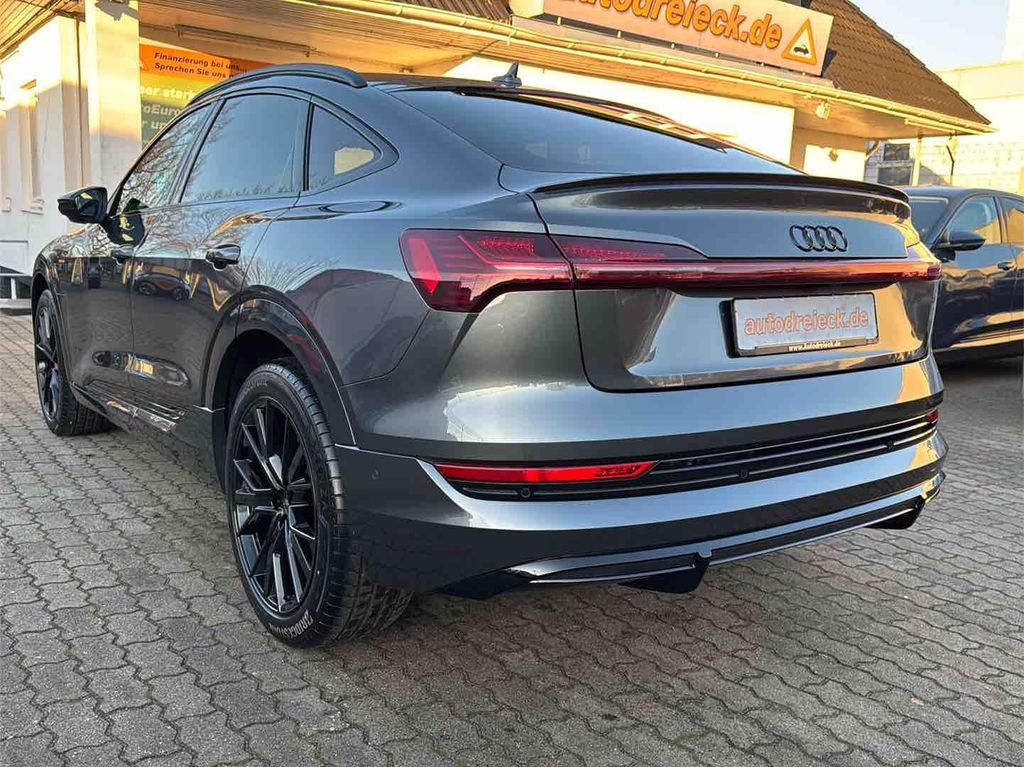 Audi e-tron 2022