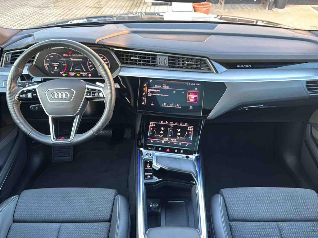 Audi e-tron 2022
